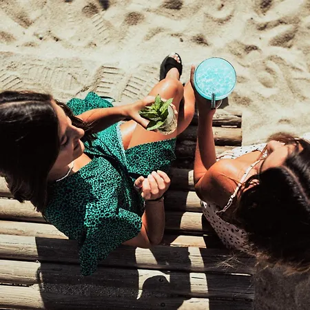 Liana & Szálloda Ájosz Prokópiosz