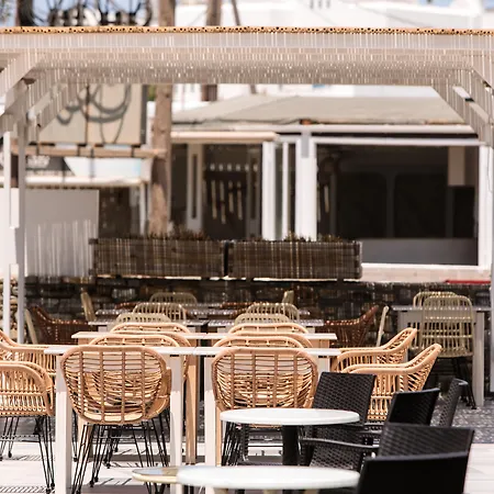 Szálloda Liana & 4*