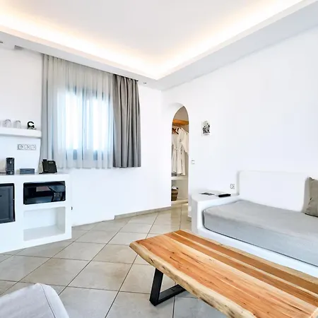 Hotell Liana & 4*